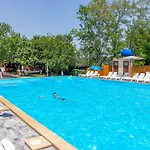 Astoria Hotel *