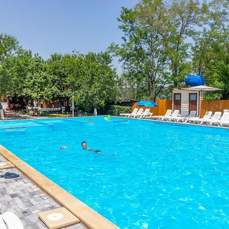 Astoria Hotel *